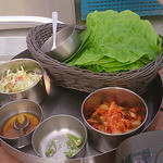 アスナル金山ビアガーデン by Kumsan seoul - 包み野菜と薬味
