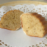 パティスリーアプロッシェ - 紅茶のマドレーヌ（断面）