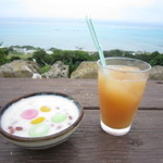 カフェくるくま - くるくまぜんざい　４２０円　グァバジュース４２０円