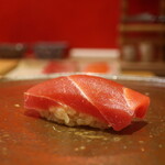 鮨 しみづ - 26日間熟成 千葉県勝浦産本鮪赤身漬け