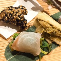 割烹こめを - 兵庫県明石産真鯛と芹の昆布締め・独活の蕗味噌和え・愛知県産雪鰆の利休揚げ