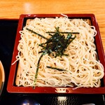 やぶ善 - "笊"に盛られて、"海苔"が掛けられています。