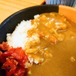 やぶ善 - じゃがいも、人参、玉ねぎ、豚コマが入ったミニカレー。