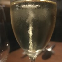 ワカヌイ グリル ダイニング バー 東京 - シャンパン