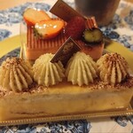 ガトー・ド・ボワ - （手前）アメリオレ864円（奥）アレオフレーズ778円