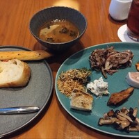 アトモス･イタリアンダイニング - 前菜いろいろ