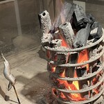 海鮮炉ばた 囲炉裏や 魚八 - 