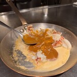 鉄板焼 BF - 隠し味にお味噌などを加えオマール海老でソースを作ります　