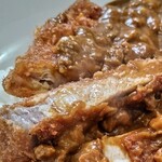 ピエール - 料理写真:トンカツ断面から肉汁ジュワー！熱々でした。旨い！