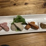 おばんざいCAL BAR - ソーセージ盛り合わせ