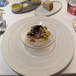 メイ - 3皿目
      ホワイトアスパラガス、ババロワ、帆立、貝の出汁のジュレ、キャビア。