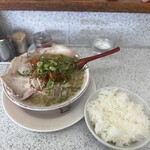 ラーメン玉津 - キムチラーメン+ごはん中