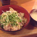  shinbashi TEPPAN - 肉玉丼 並