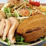 麺屋　たか - 煮バラや鶏むね、鶏団子！チャーシューも絶品！