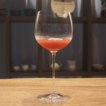 レストラン ナズ - 皮と実を絞ったプルーン、発酵したホエイと香り付けにラベンダー