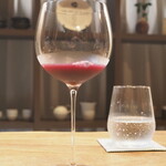 レストラン ナズ - ラプサンスーチョンをベースに、メルロー・カベルネソーヴィニヨン・発酵ブルーベリー