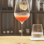 レストラン ナズ - スイカのジュース、ローズヒップと発酵させたトマト