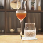 レストラン ナズ - アルコールを飛ばしたマルサラ、カカオの殻を煮出したお茶、有機の黒糖