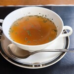 和牛ステーキ桜 - セットについてるコンソメスープ