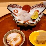銀座 しのはら - トラフグ刺しと白子ポン酢より煮凝りが絶品