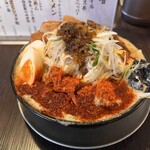 AKIHA麺屋 粋翔 - 秋葉味噌『赤』　味玉　野菜　角煮TP。