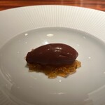 蒼 - 国産カカオのガナッシュとジュレ　コースの最後の方なのにあっさり胃に入るのが不思議.
