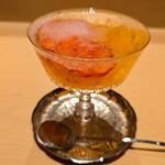 銀座 しのはら - 苺とデコポンのワインゼリーかけ