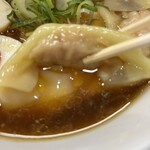 手揉み中華そば 中村 - プルプルの雲呑。