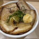 手揉み中華そば 中村 - チャーシュー丼。濃厚。