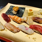 秋葉原 鮨 上村 - 握り八貫、雲丹手巻き