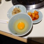 食道園 - セットの卵、ナムル、カクテキ