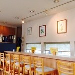 そば切り なかむら - 明るい店内はお洒落な雰囲気！