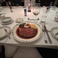 ロウリーズ・ザ・プライムリブ 恵比寿ガーデンプレイス店 - 