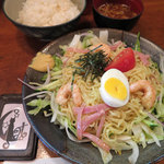 津久紫 - サービスランチ、7/15(火)は「好評！野菜たっぷりヘルシー冷し中華 赤だし ライス」