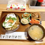 食堂ちある - 豚丼と小鉢三品