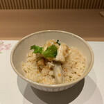 よしみつ - 穴子の天ぷらとゴボウの土鍋ごはん