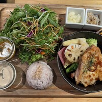 やさいの王様 銀座店 - ランチプレートの鶏のコンフィ　
                    ジンジャーオニオンソース1,080円