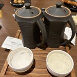 丼 あて 酒 えだかん - これがちょい飲み、手前のおちょこで3杯半くらい