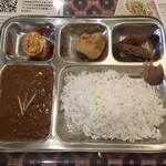 インド料理 パリワル - 日本のお客さん向けにタンドール料理も追加された、ラジマチャワルターリー