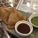 インド料理 パリワル - サモサもレベル高し！(ソースがケチャップじゃ無いのが良い)