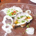 ランチ1500円セットの、カキの前菜。とても綺麗に飾られていました。見た目に反して、カキがあったかかったです。