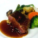 Chouette - フランス産鴨のロースト　グロゼイユソース