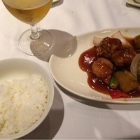 南国酒家 原宿本店 - 酢豚とご飯