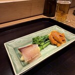 京味 もと井 - ＜先付＞
      ホワイトアスパラ、菜の花、塩鰤、ウニ黄身酢かけ