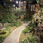 京味 もと井 - わくわくする庭