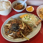 中華飯店憩松苑 - 焼きそば定食