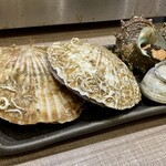 豊丸水産 - でかっ！