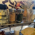 お好み焼き 道とん堀 - テーブル調味料