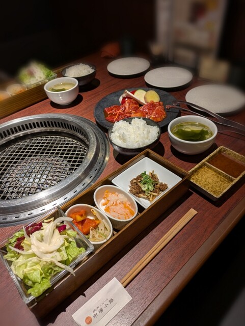 Kuroge Wagyu Ittogai Yakiniku to Takitate Donabe Gohan Ichiba Koji Karasuma Ten