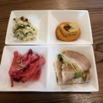 煮込み・肉刺 居酒屋こっちゃん - ・「お通し 2人前(各¥330？)」